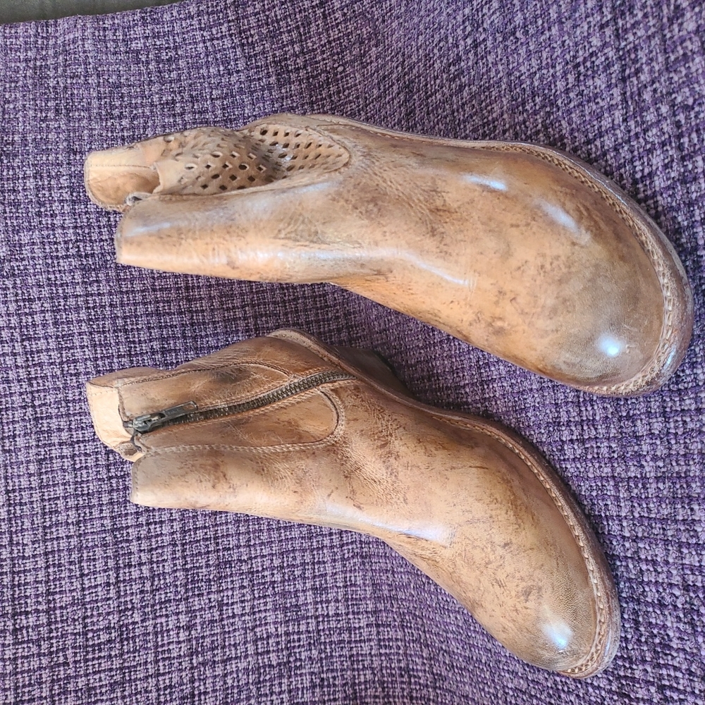 Ladies shoes